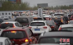 机动车保有量突破3亿 中国汽车社会＂症候群＂凸显